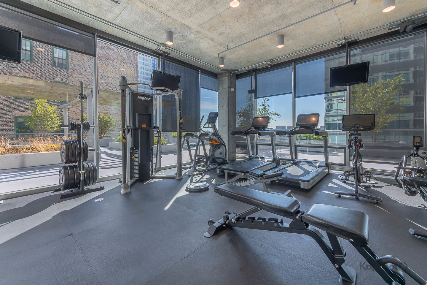 611 S Wells Street Unit: 2406