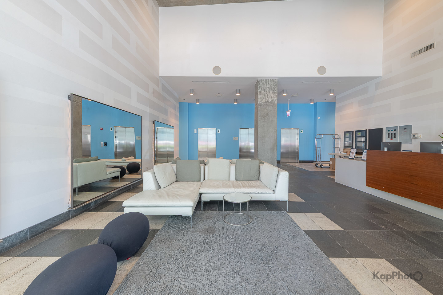 611 S Wells Street Unit: 2406