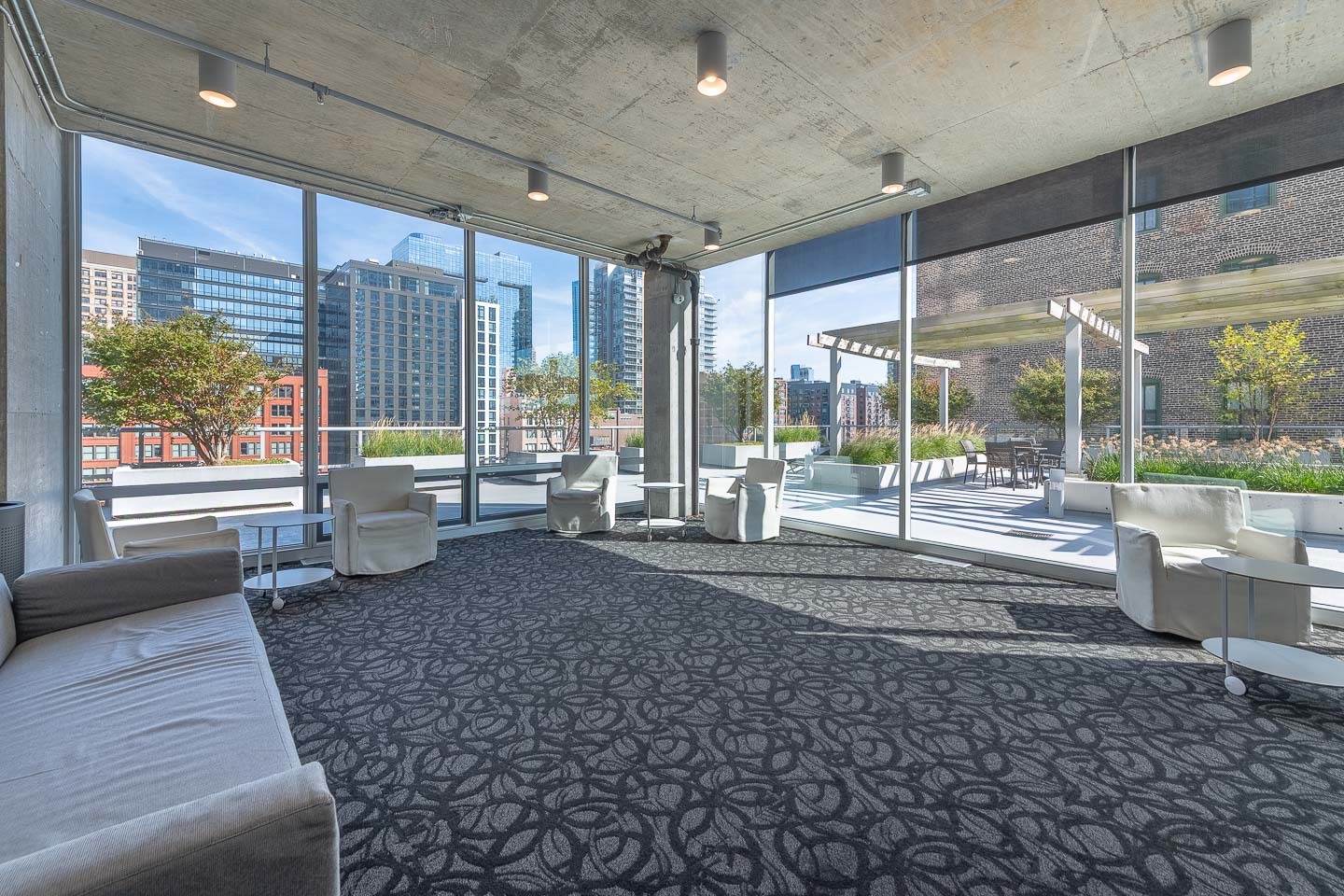 611 S Wells Street Unit: 2406