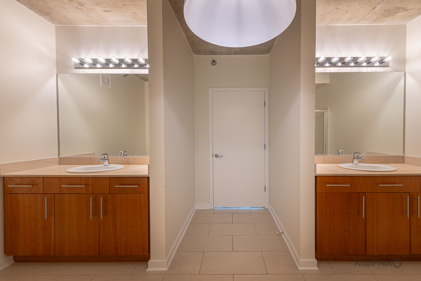 611 S Wells Street Unit: 2406