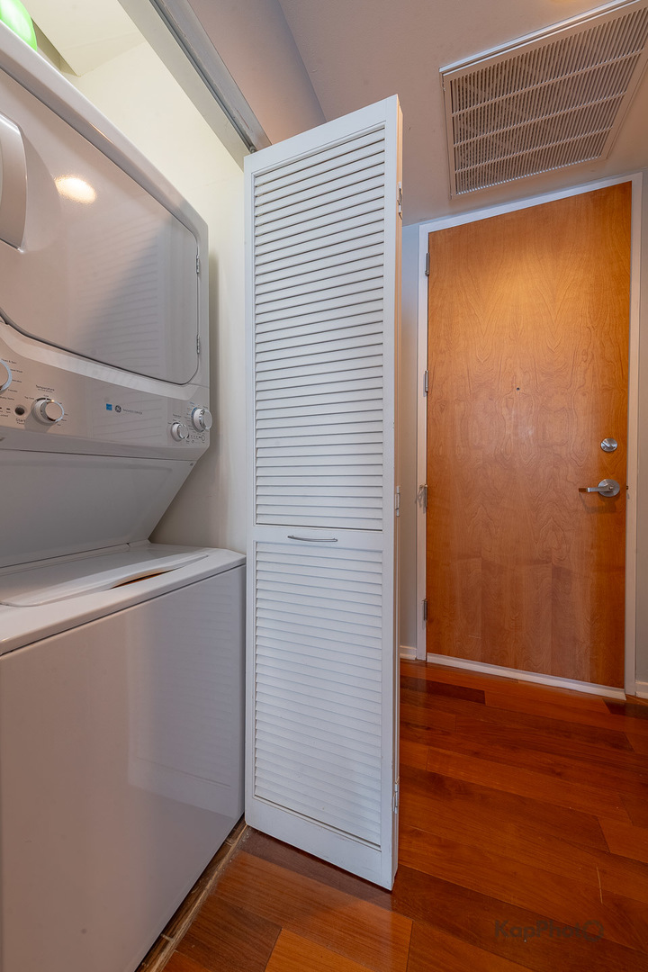 1819 S Michigan Avenue Unit: 601