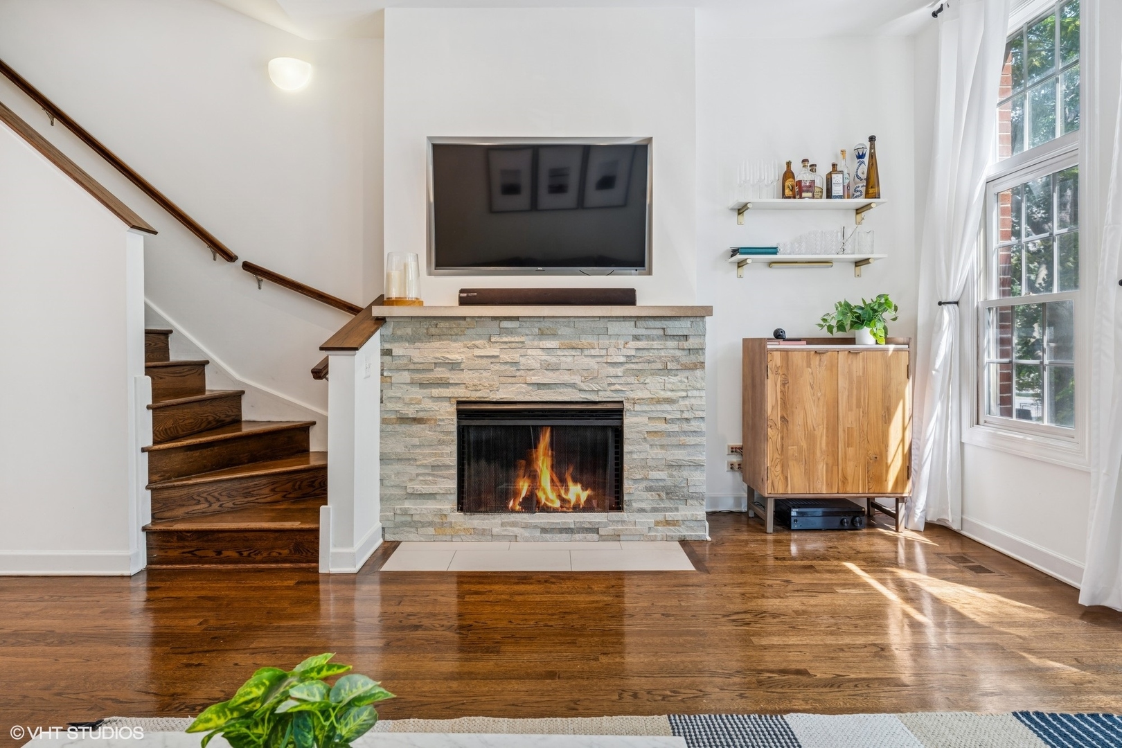 1066 W Fry Street