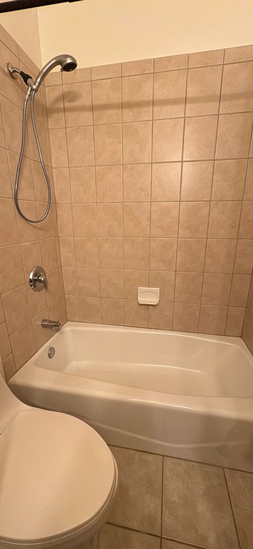 711 W 31st Street Unit: 1