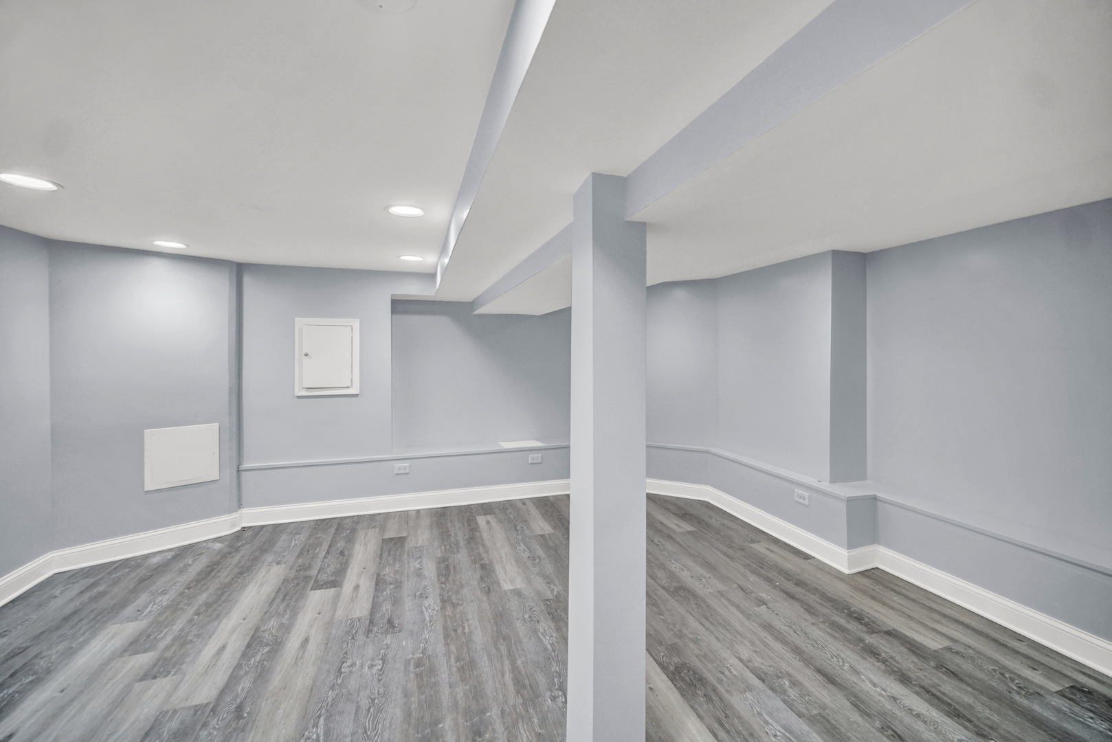 7316 S Woodlawn Avenue