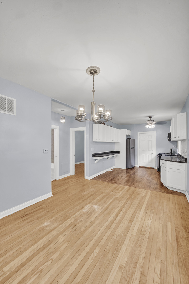 7316 S Woodlawn Avenue