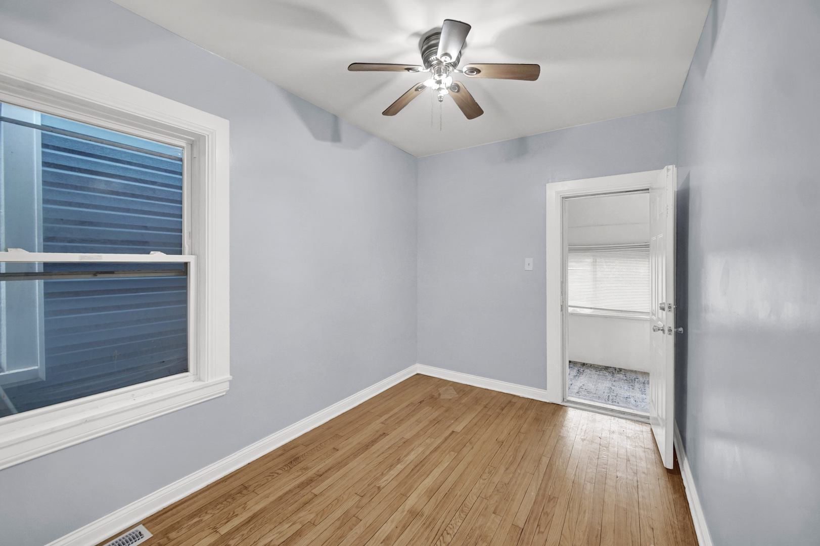 7316 S Woodlawn Avenue