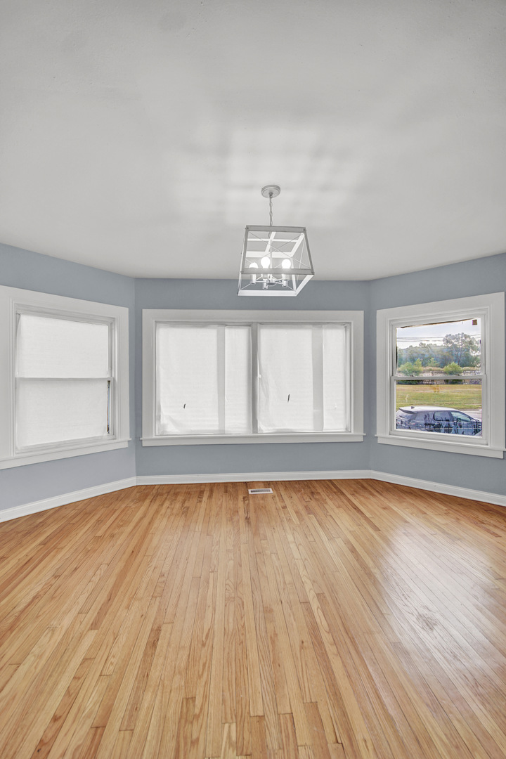 7316 S Woodlawn Avenue