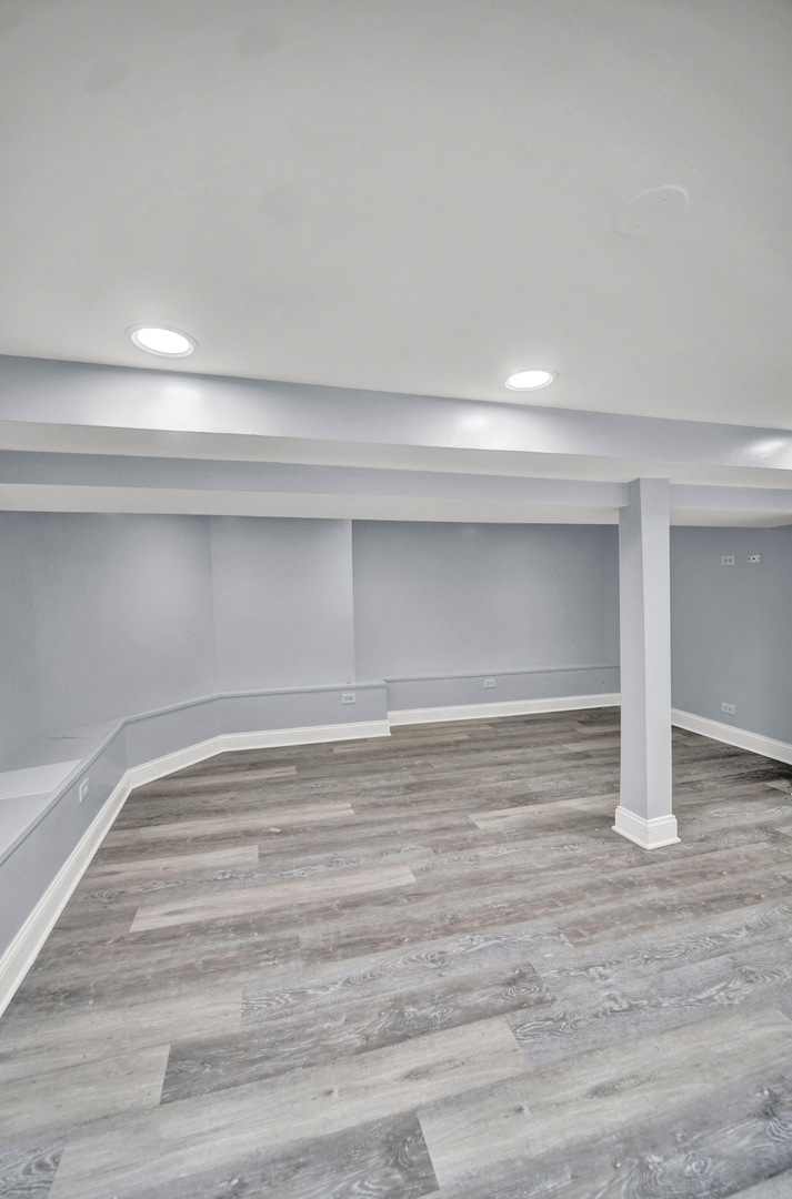 7316 S Woodlawn Avenue