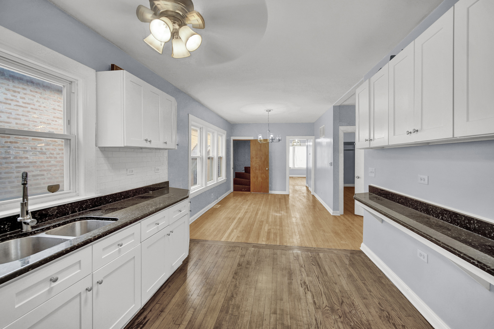 7316 S Woodlawn Avenue