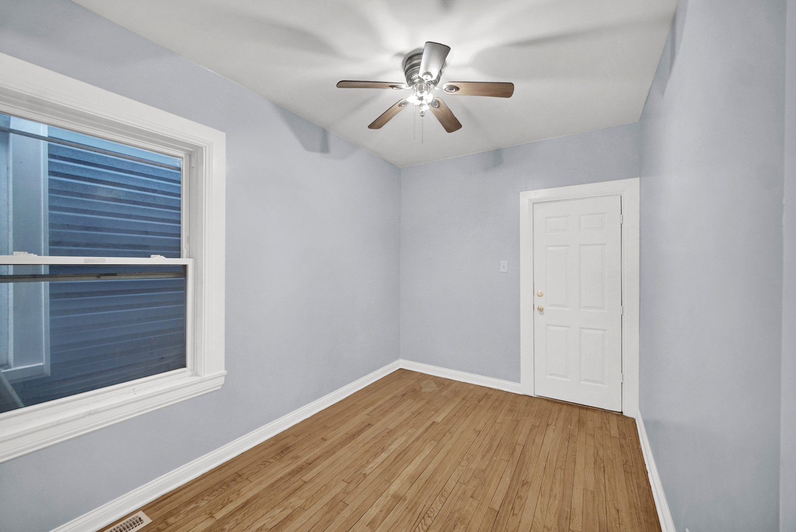 7316 S Woodlawn Avenue