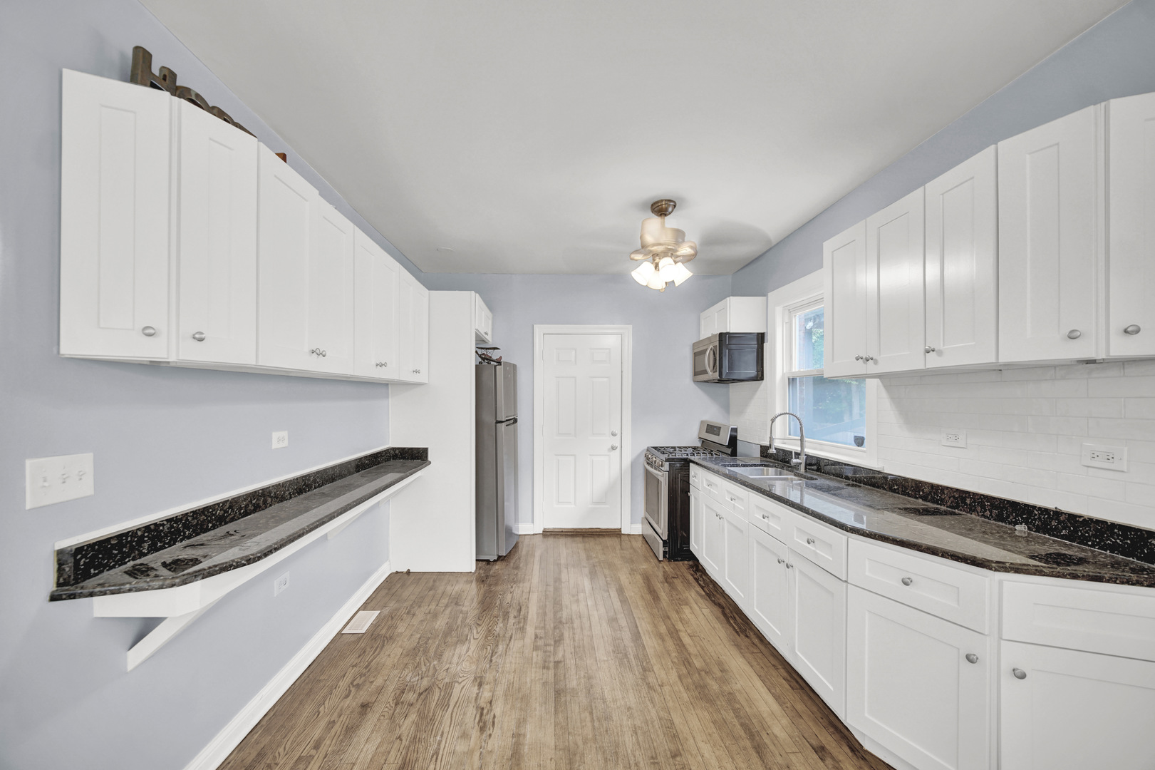 7316 S Woodlawn Avenue