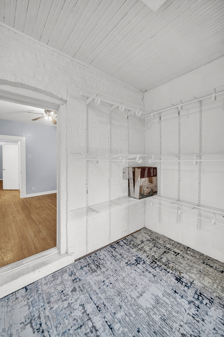 7316 S Woodlawn Avenue