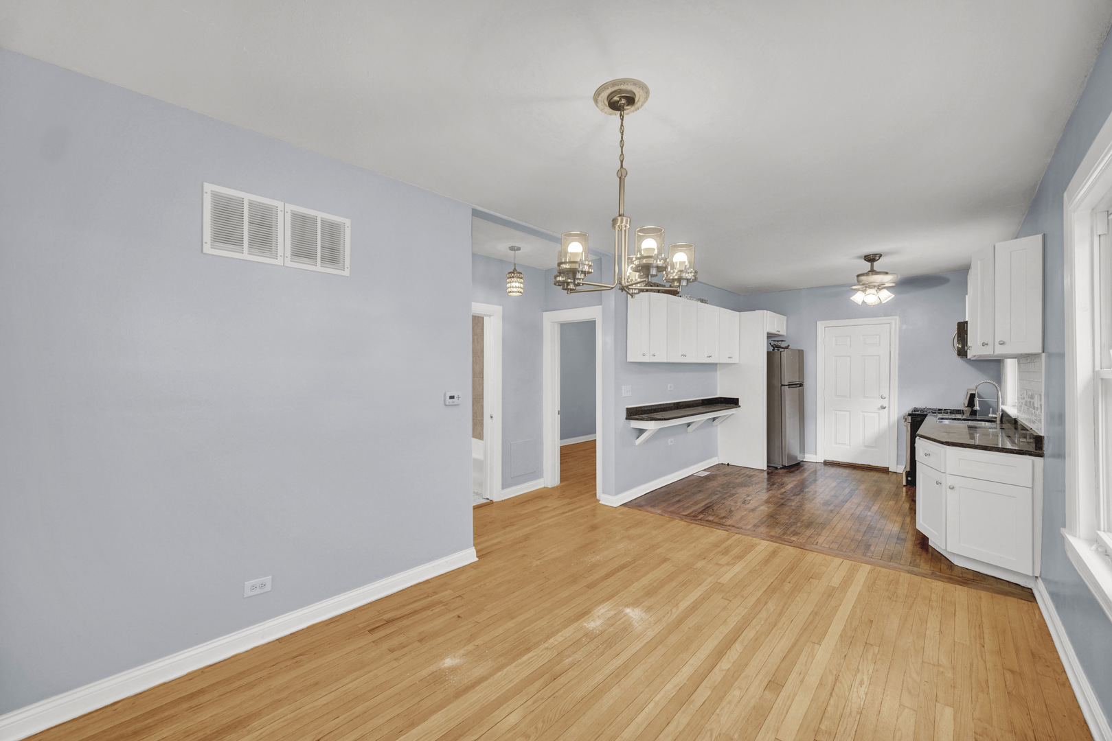 7316 S Woodlawn Avenue