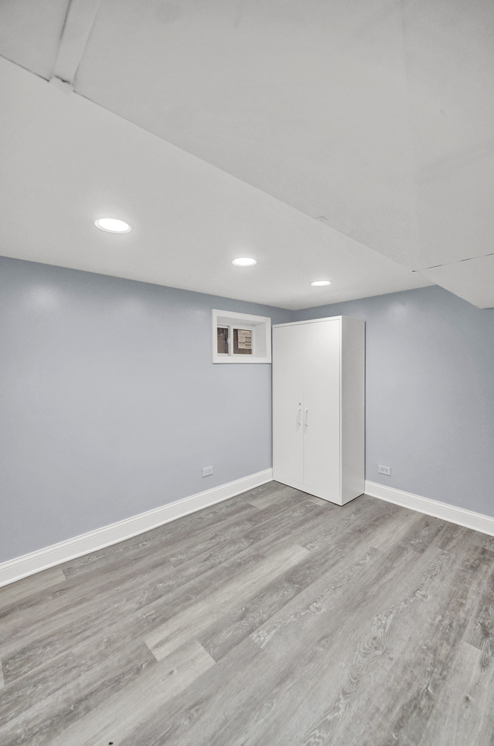 7316 S Woodlawn Avenue