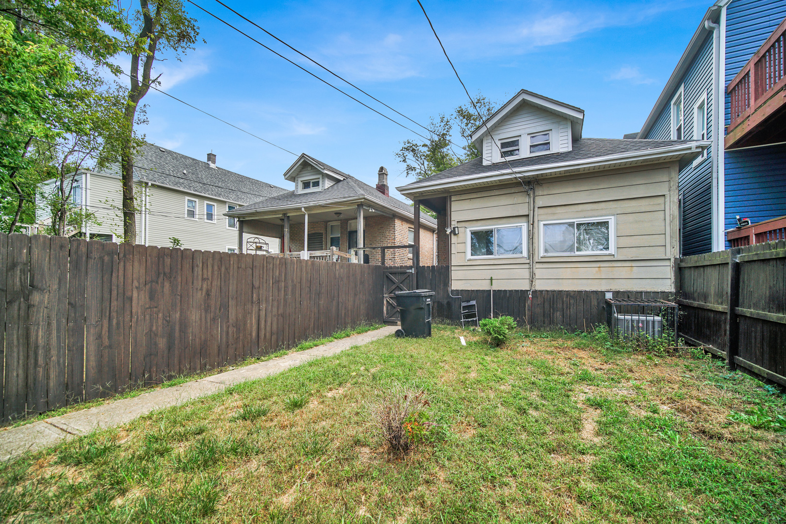 7316 S Woodlawn Avenue