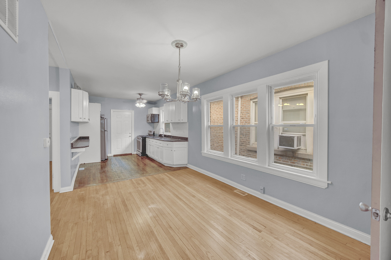 7316 S Woodlawn Avenue