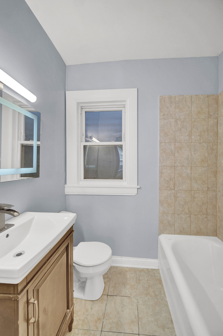 7316 S Woodlawn Avenue