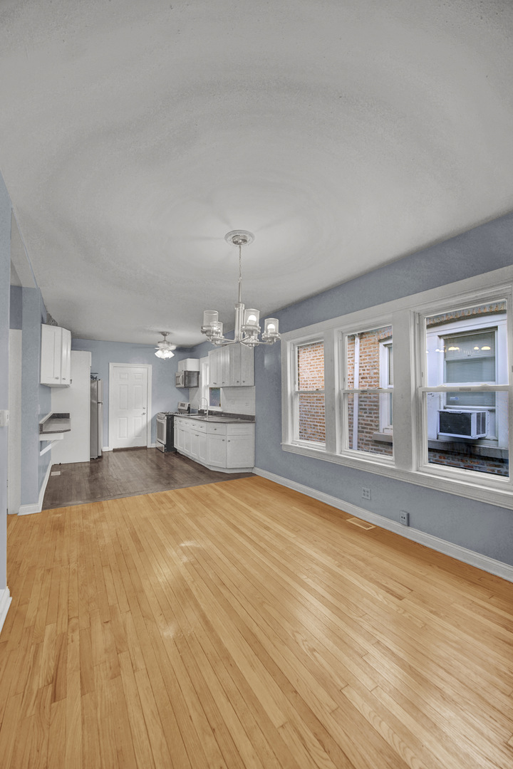 7316 S Woodlawn Avenue