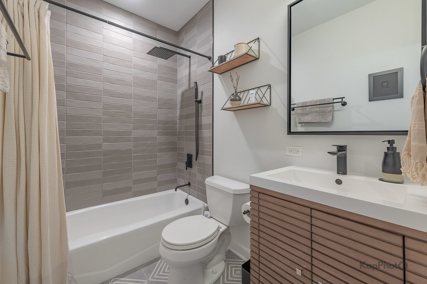 1244 W Ohio Street Unit: 2W