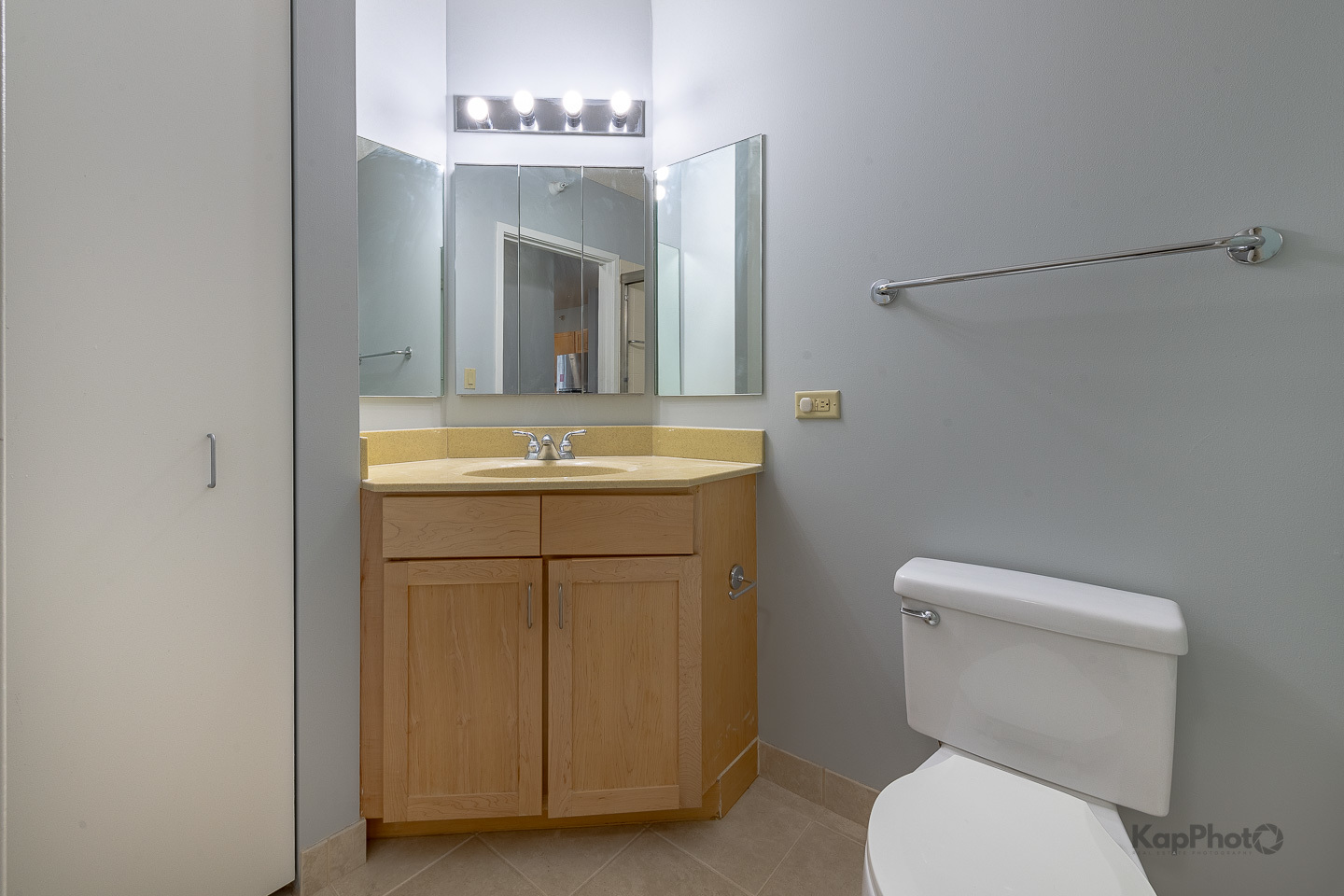 222 N Columbus Drive Unit: 2808