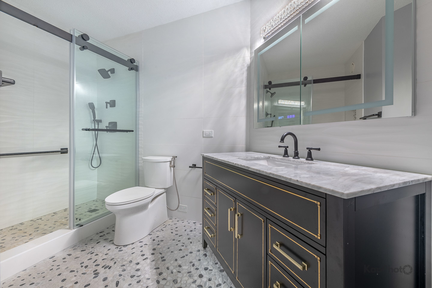 222 N Columbus Drive Unit: 2808