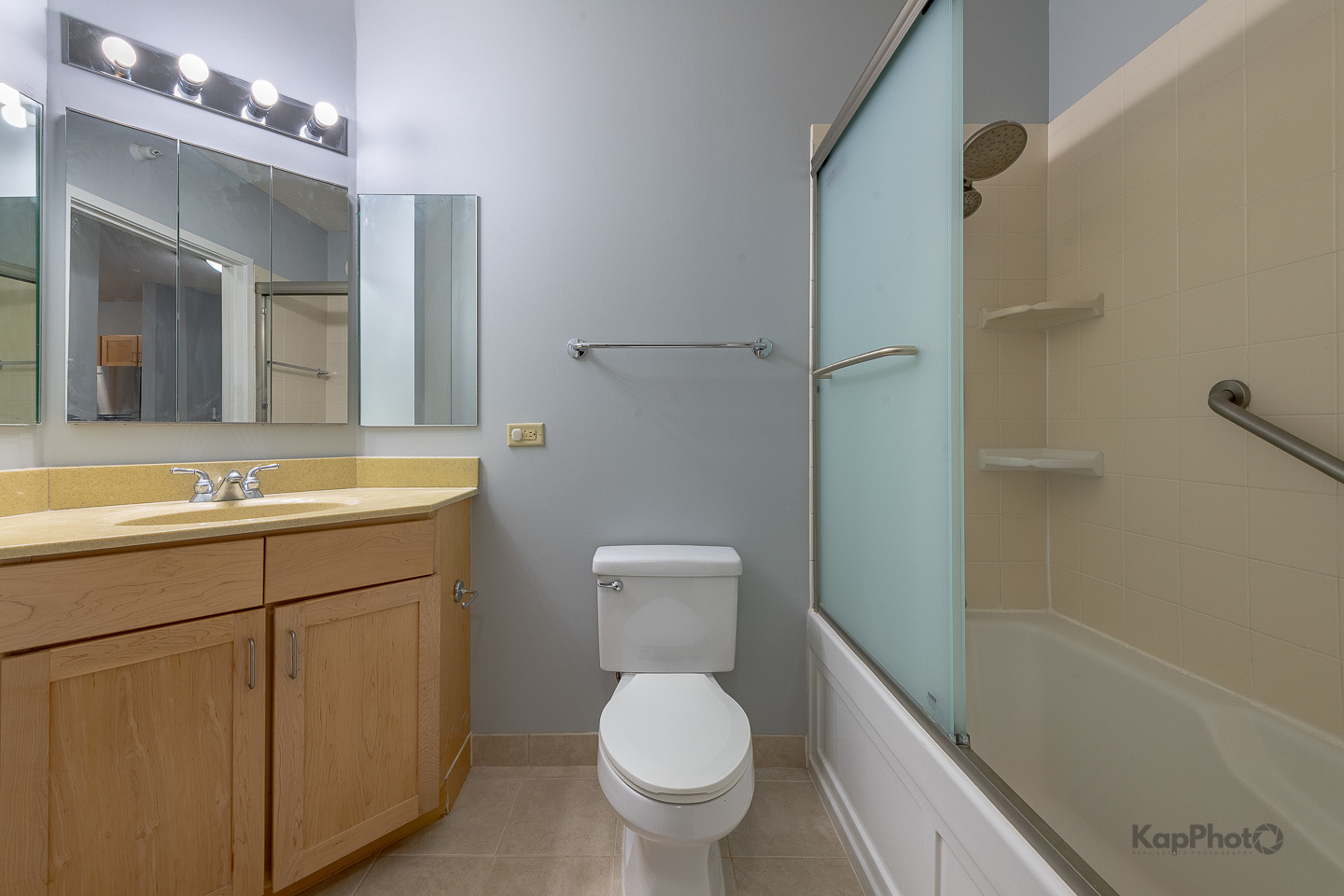 222 N Columbus Drive Unit: 2808