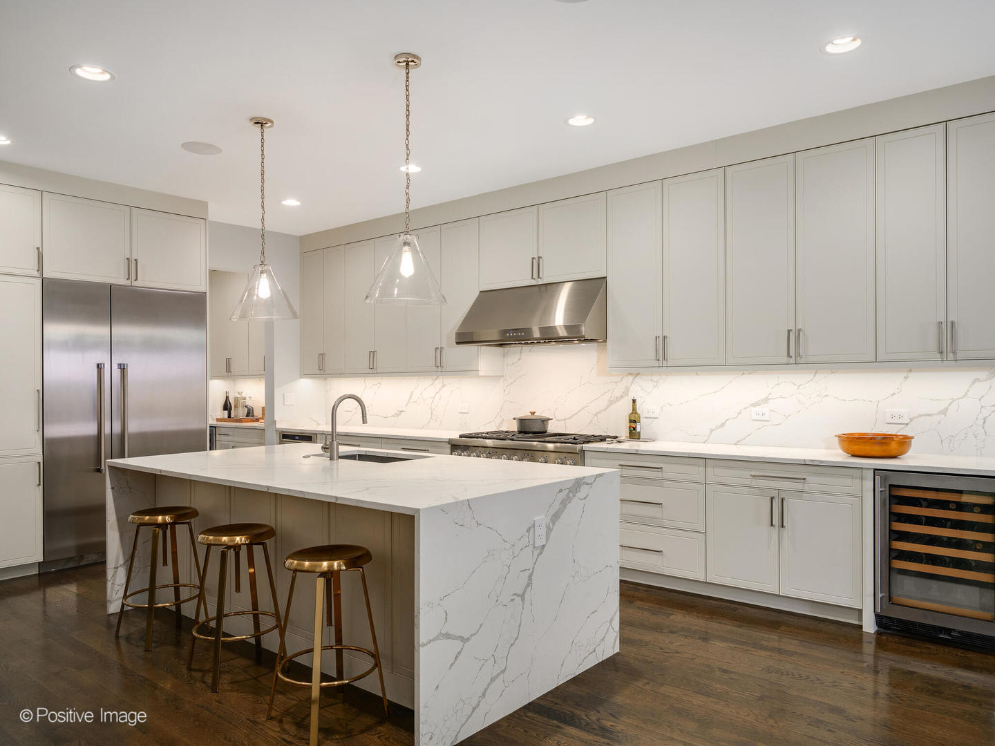 2018 W LEMOYNE Street Unit: 1W