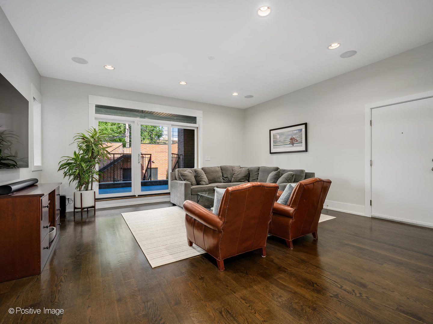 2018 W LEMOYNE Street Unit: 1W