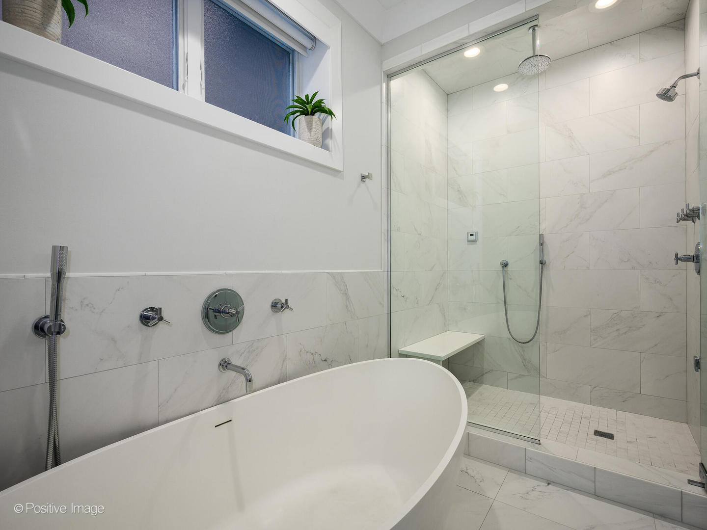 2018 W LEMOYNE Street Unit: 1W