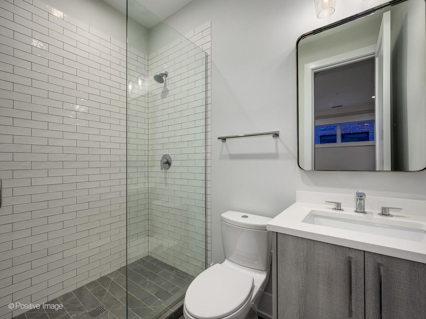 2018 W LEMOYNE Street Unit: 1W