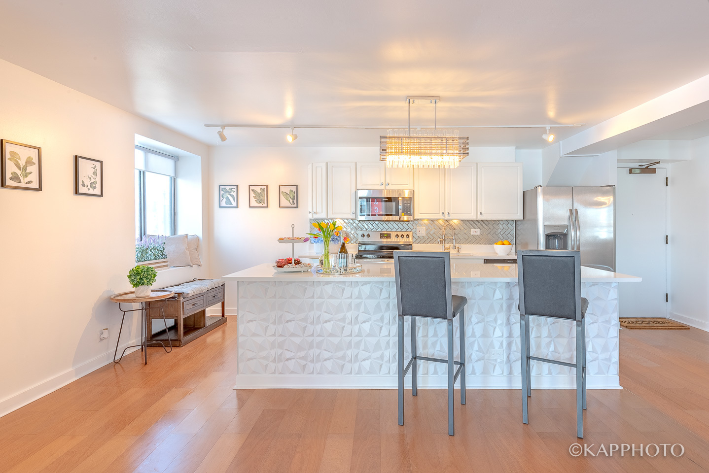 345 N Canal Street Unit: 404