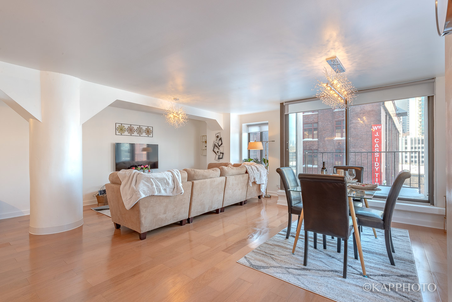 345 N Canal Street Unit: 404