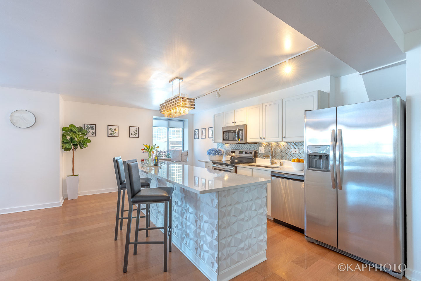 345 N Canal Street Unit: 404