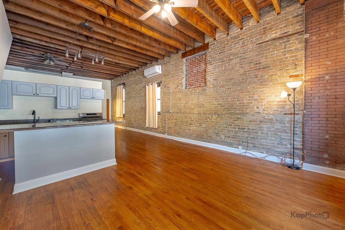 2955 N Spaulding Avenue Unit: 1F