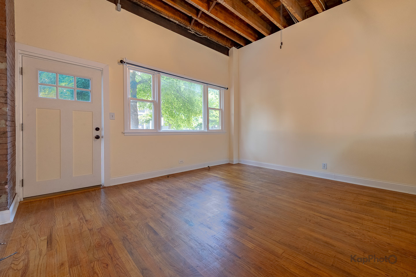 2955 N Spaulding Avenue Unit: 1F