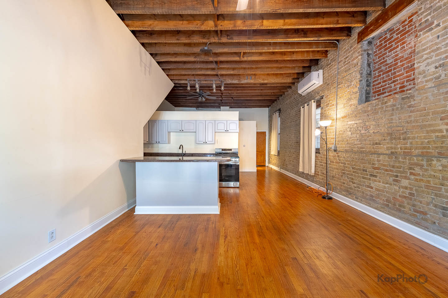 2955 N Spaulding Avenue Unit: 1F