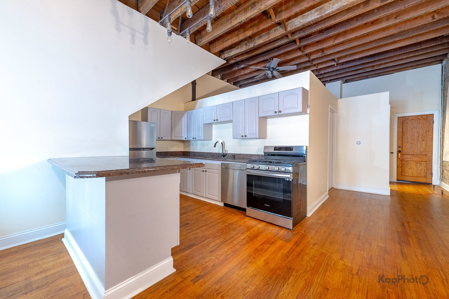 2955 N Spaulding Avenue Unit: 1F