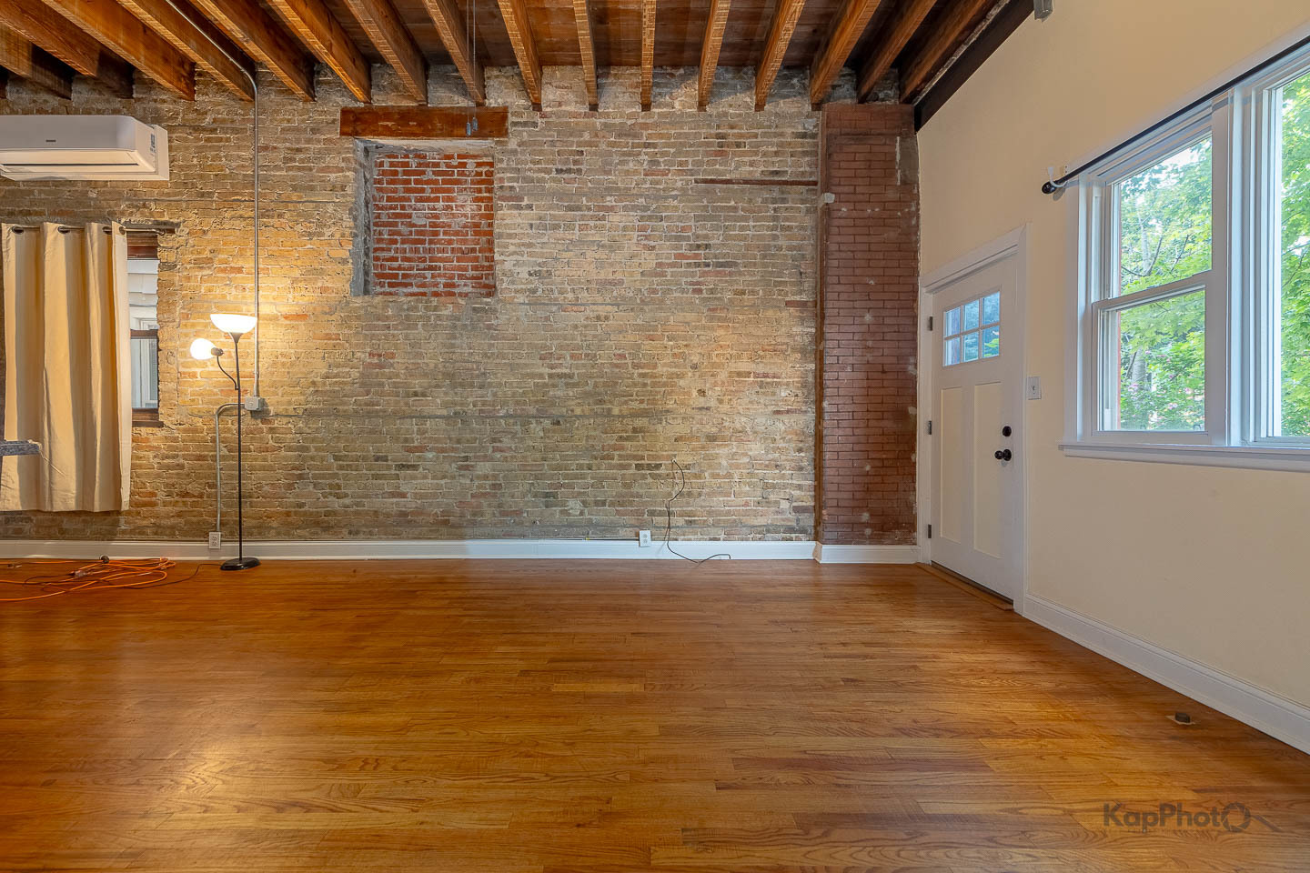 2955 N Spaulding Avenue Unit: 1F