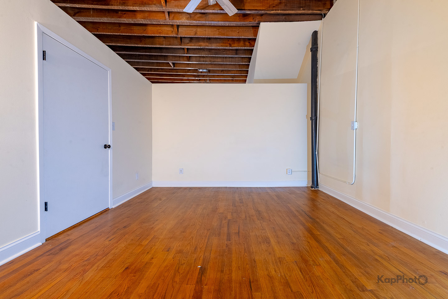 2955 N Spaulding Avenue Unit: 1F