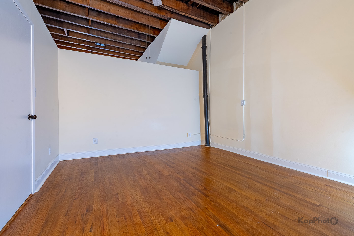 2955 N Spaulding Avenue Unit: 1F