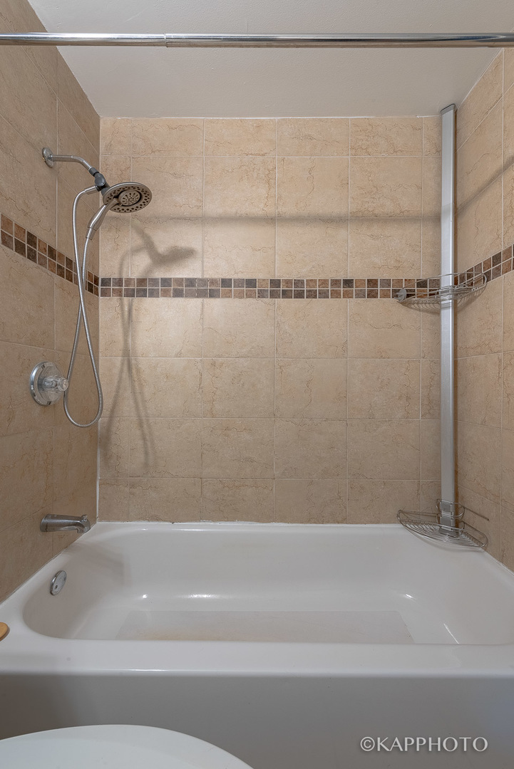 720 W Gordon Terrace Unit: 3N