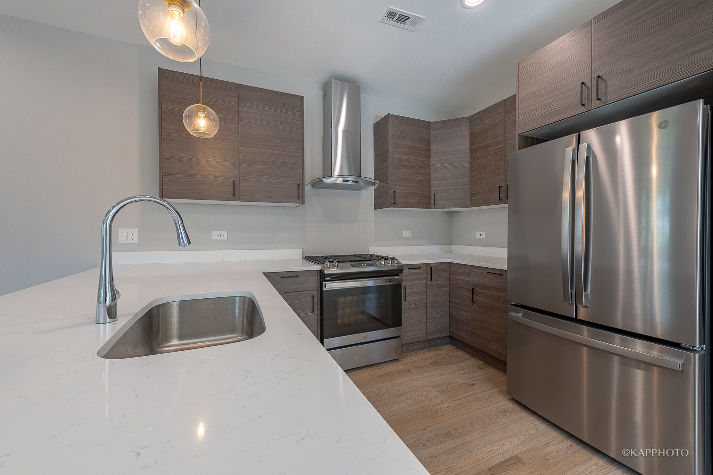 4152 S Prairie Avenue Unit: 1