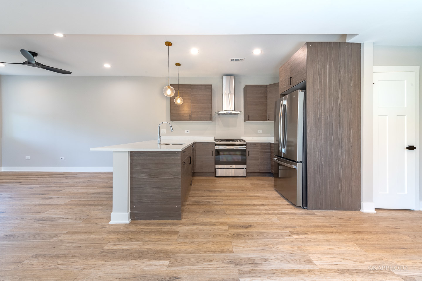 4152 S Prairie Avenue Unit: 1