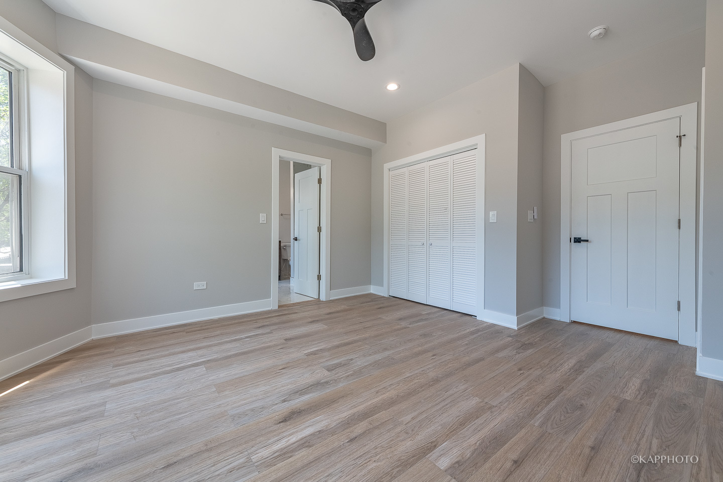 4152 S Prairie Avenue Unit: 1