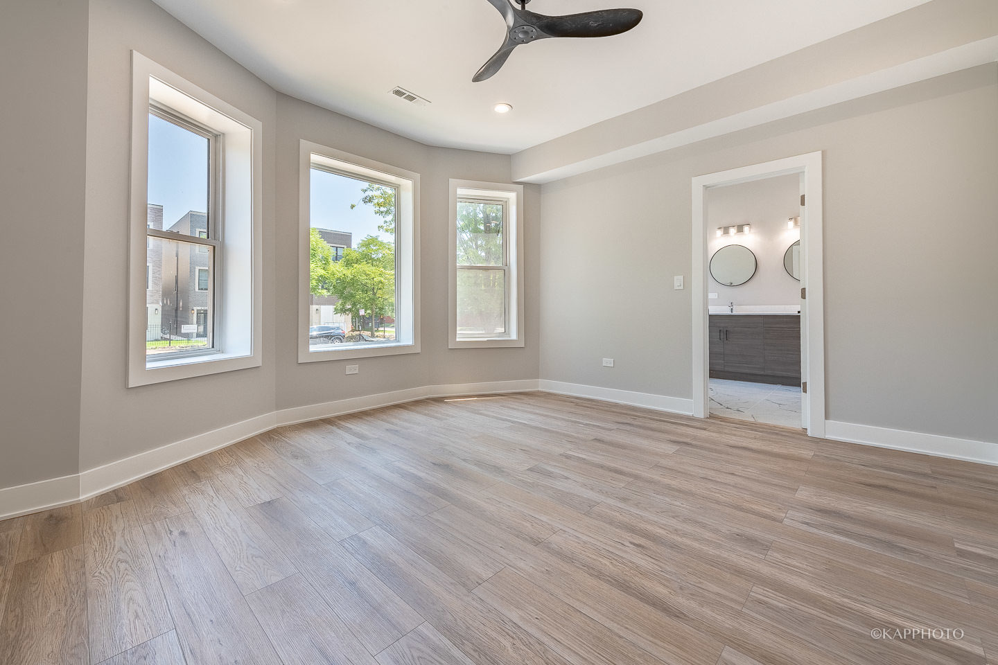 4152 S Prairie Avenue Unit: 1