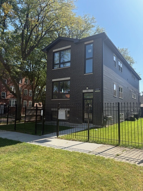 5803 W Superior Street Unit: 2