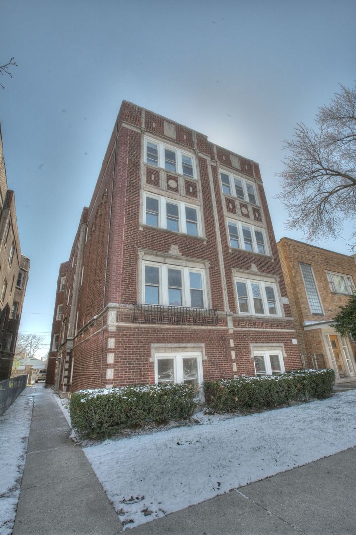 6433 N Albany Avenue Unit: 3W