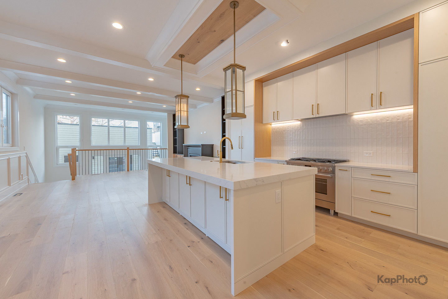 4015 N Albany Avenue