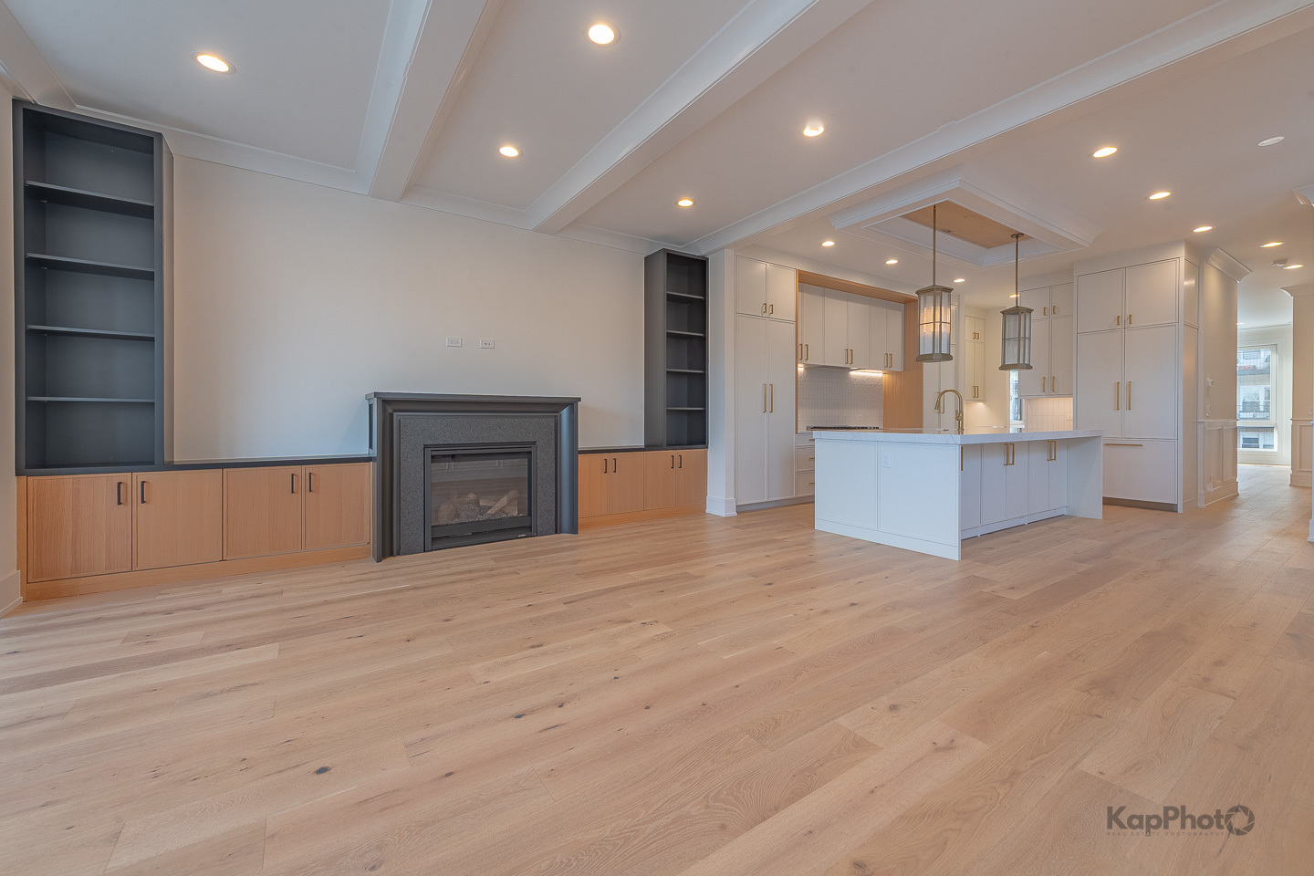 4015 N Albany Avenue