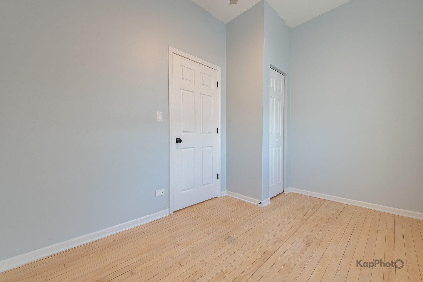 3328 S Emerald Avenue Unit: 3